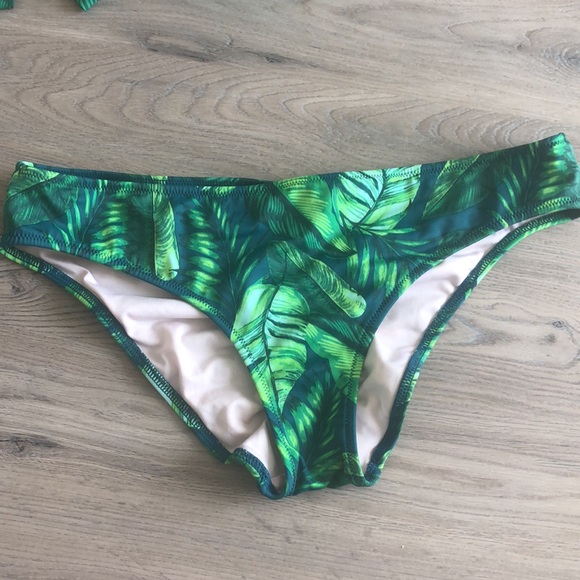 Tropical bikini - Picture 5 of 7